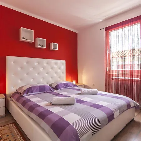 Willa Sole Istria Near Pula For 7 People With Jacuzzi And Children Playground