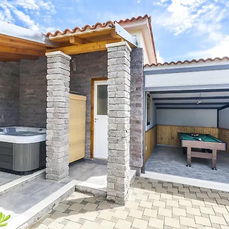 Sole Istria Near Pula For 7 People With Jacuzzi And Children Playground * Marčana