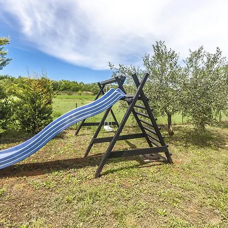Sole Istria Near Pula For 7 People With Jacuzzi And Children Playground * Marčana