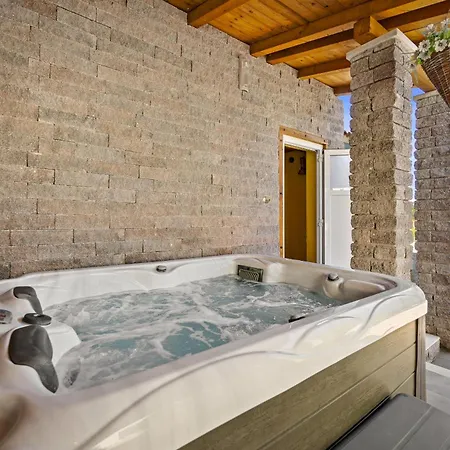 Villa Sole Istria Near Pula For 7 People With Jacuzzi And Children Playground *