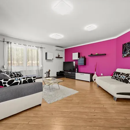 Sole Istria Near Pula For 7 People With Jacuzzi And Children Playground Villa