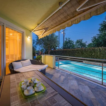 Sole Istria Near Pula For 7 People With Jacuzzi And Children Playground * Marčana