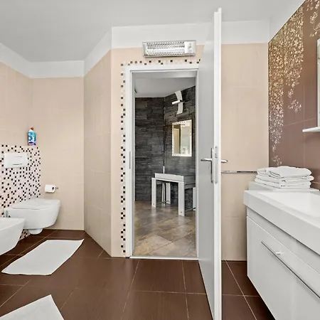 Βίλα Sole Istria Near Pula For 7 People With Jacuzzi And Children Playground