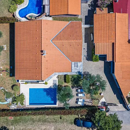 Villa Sole Istria Near Pula For 7 People With Jacuzzi And Children Playground